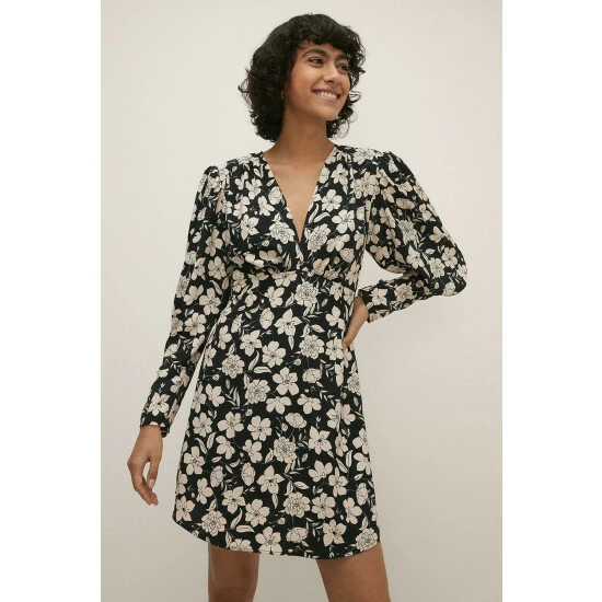Oasis Mono Floral Printed V Neck Woven Skater Dress For Female 3 Oasis Mono Floral Printed V Neck Woven Skater Dress For Female