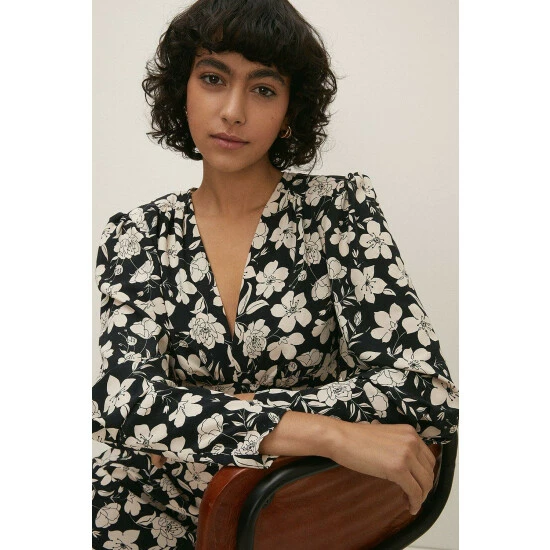 Oasis Mono Floral Printed V Neck Woven Skater Dress For Female 4 Oasis Mono Floral Printed V Neck Woven Skater Dress For Female - Image 2