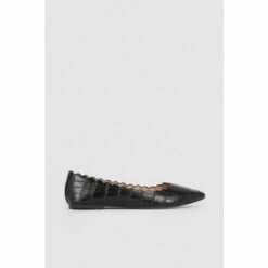 Oasis Scallop Edge Croc Flat For Female