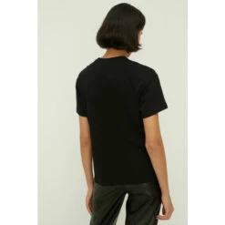 Oasis Pucker Up Mistletoe Christmas T-shirt For Female -Oasis Sales Store unnamed file 2826