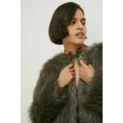 Oasis Petite Stripe Faux Fur Collarless Coat For Female -Oasis Sales Store unnamed file 377