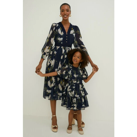 Oasis Petite Magnolia Floral Dobby Lace V Neck Midi Dress For Female 7 Oasis Petite Magnolia Floral Dobby Lace V Neck Midi Dress For Female - Image 5